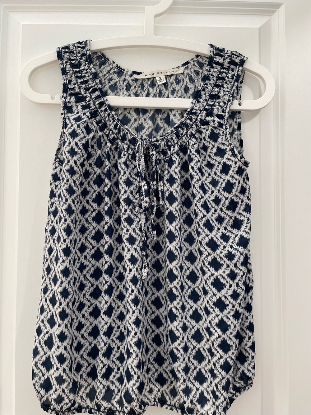 Max Studio Navy and White Printed Tie-Front Sleeveless Camisole